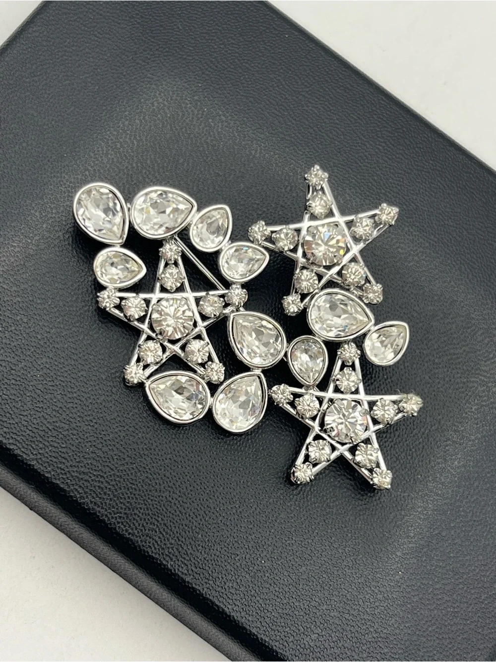 Swarovski Swan Bailee Three Star brooch pin silver tone celestial clear stones